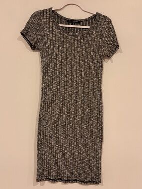 ONE CLOTHING Short Sleeve Gray Ribbed Midi Dress